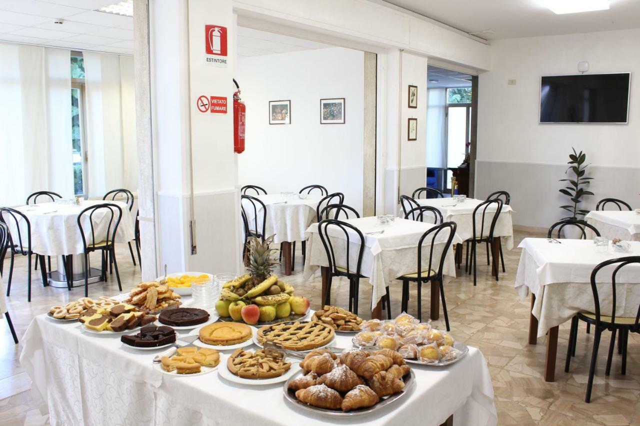 Hotel Luca Lido di Camaiore Esterno foto